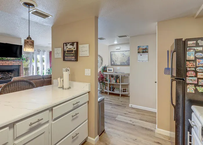 Walk To Golf & Trails! 'aspen House' In Holiday home *