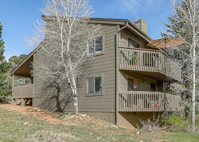 Holiday home Walk To Golf & Trails! 'aspen House' In *