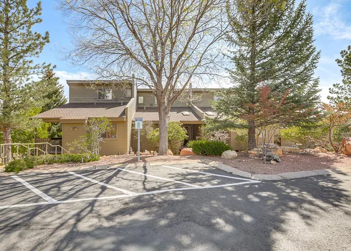 Walk To Golf & Trails! 'aspen House' In Holiday home